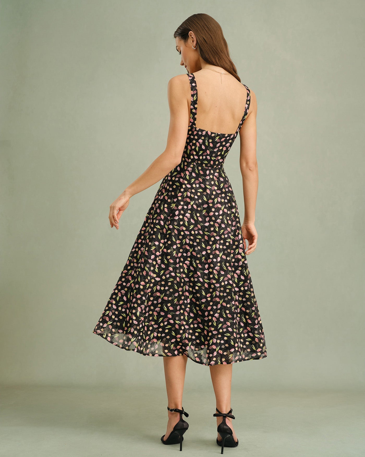 Siyah Çiçek Desenli Fermuarlı Askılı Midi Elbise