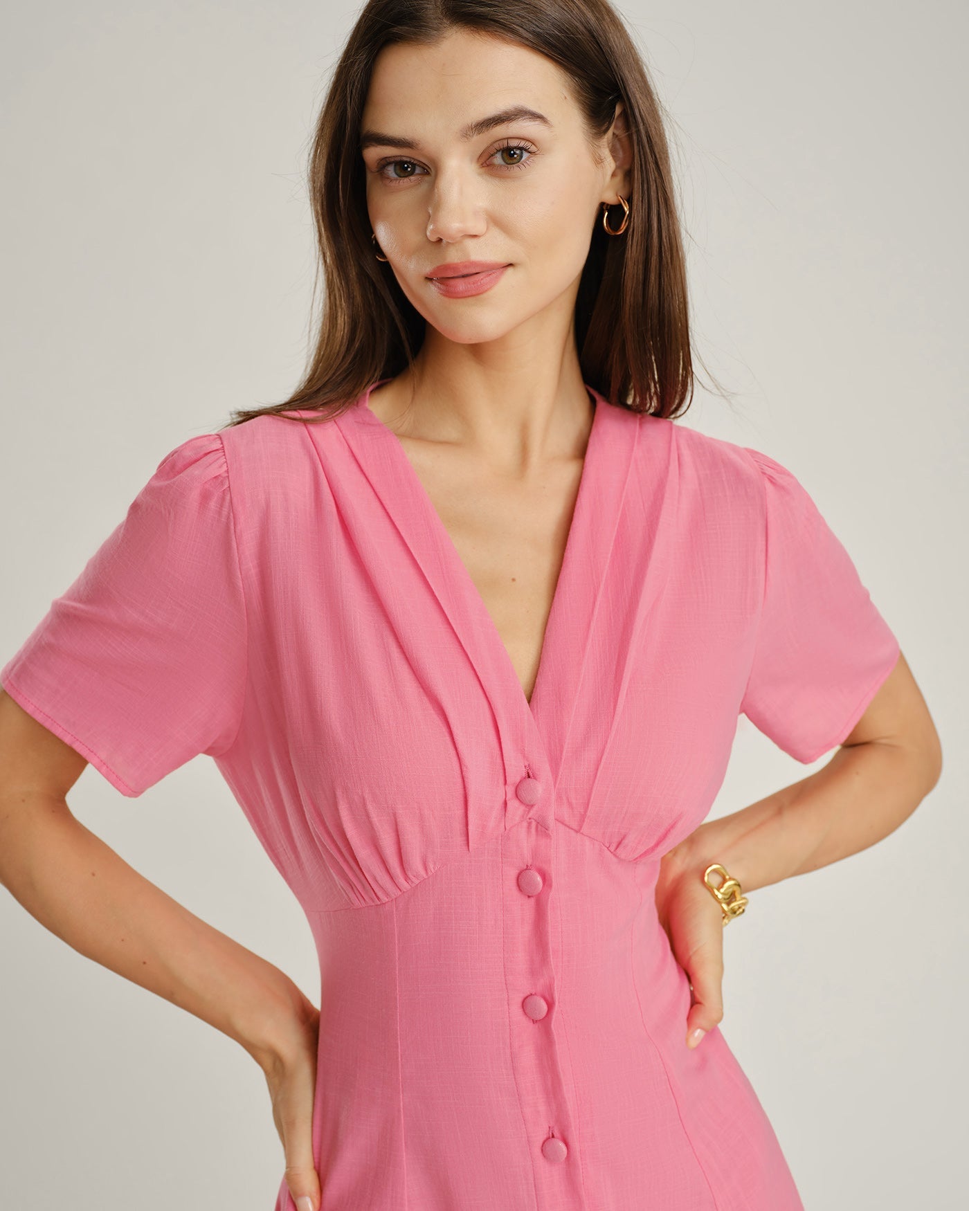 Pembe V Yaka Büzgülü Düğmeli Midi Elbise