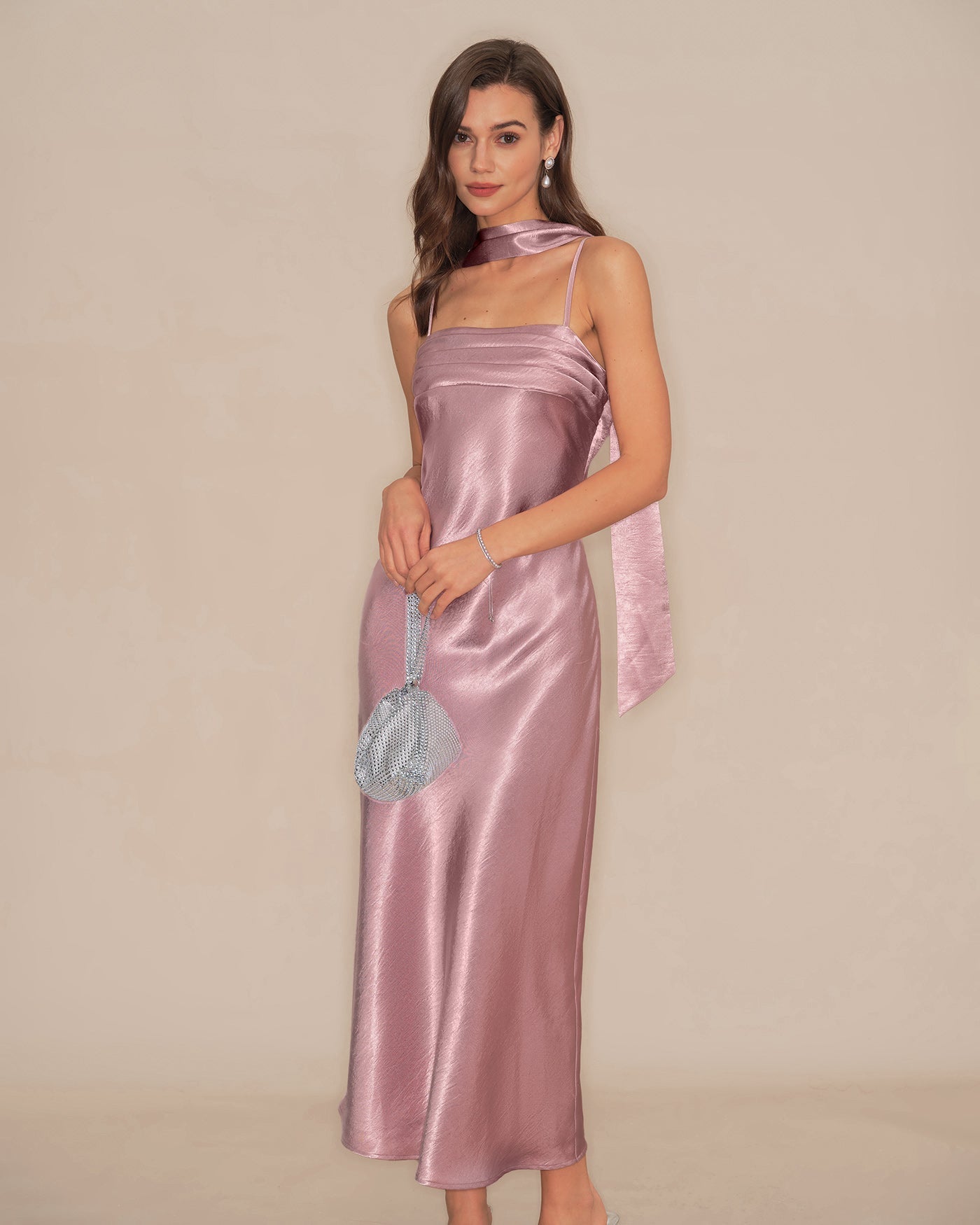 Pembe Askılı Balık Kesim Saten Maxi Elbise