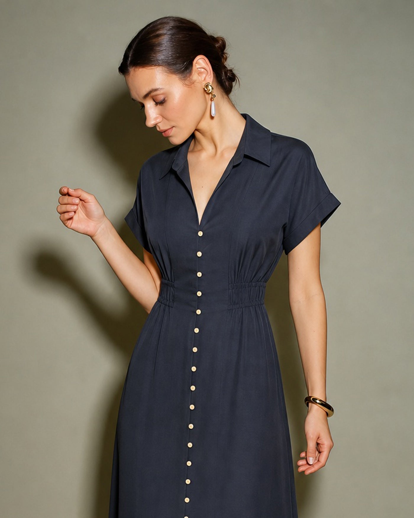 Siyah V Yaka Düşük Shoulder Midi Elbise