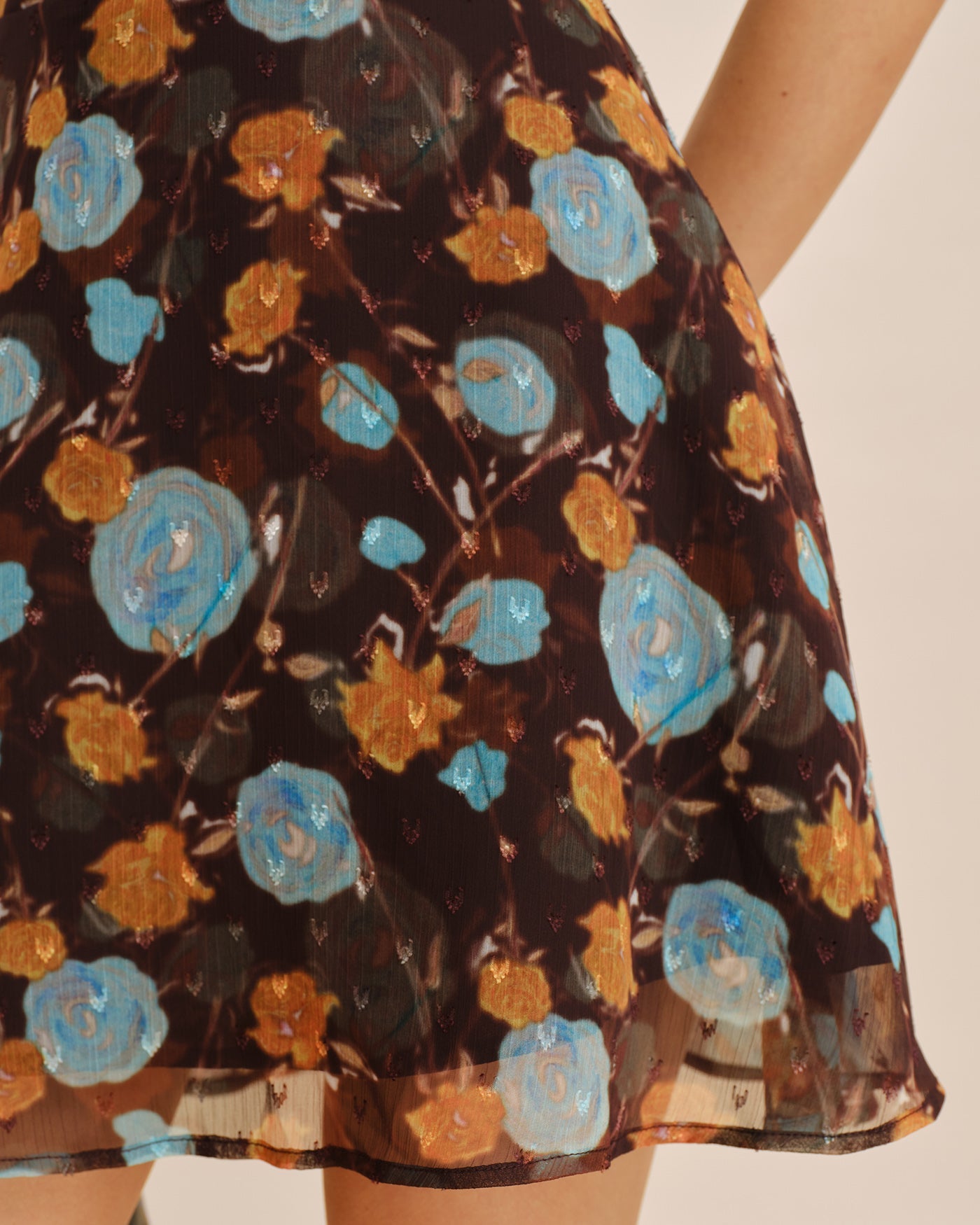 Kahve Kayık Yaka Çiçek Desenli Mini Elbise